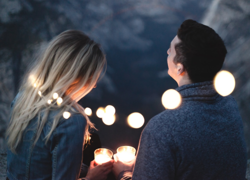 Saznajte flertuje li s vama ili ste samo prijatelji