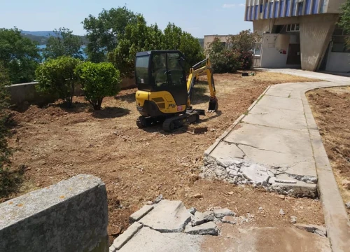 Radne akcije Zelenog grada se nastavljaju: Na Baldekinu još jedan zeleni kutak