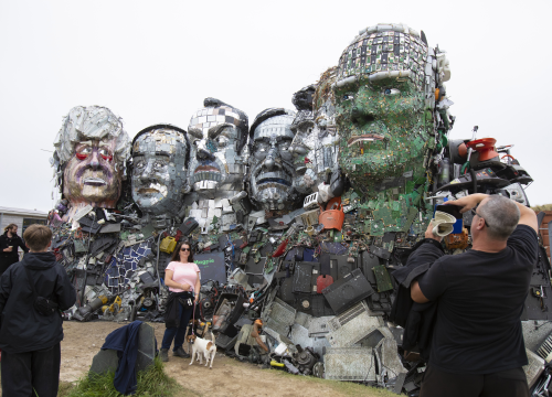 Skulptura od e-otpada upozorava čelnike G7 na potrebu za recikliranjem