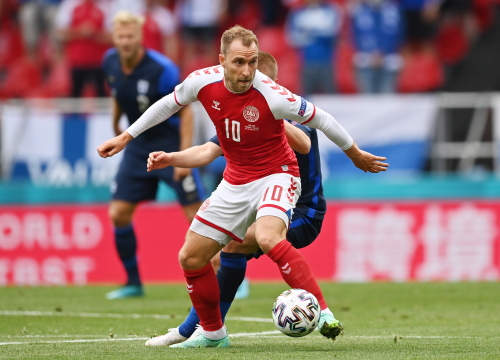 UEFA: Eriksen je budan i nalazi se u stabilnom stanju