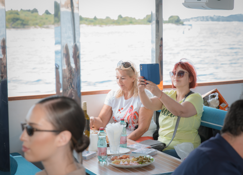 Fotografija 11 - Neda Ukraden promovirala novi album na brodu od Vodica do Šibenika