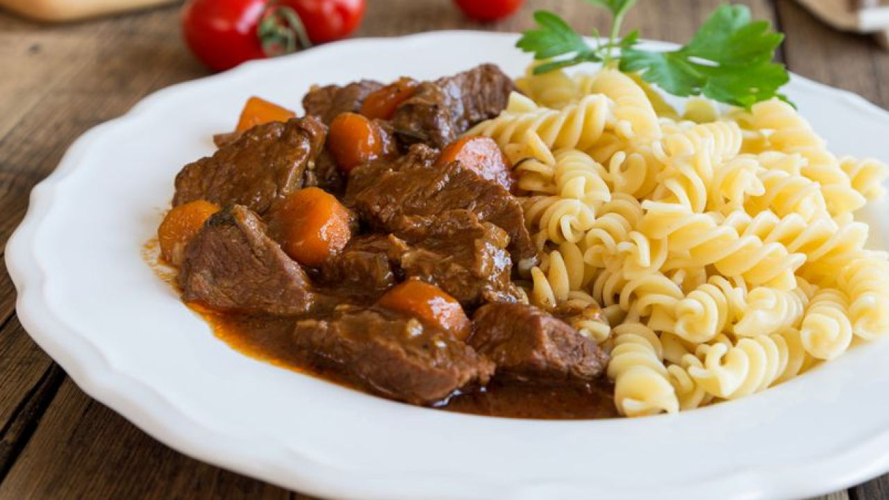 Pet čestih grešaka zbog kojih gulaš ispada loše