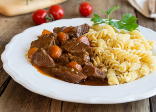 Pet čestih grešaka zbog kojih gulaš ispada loše