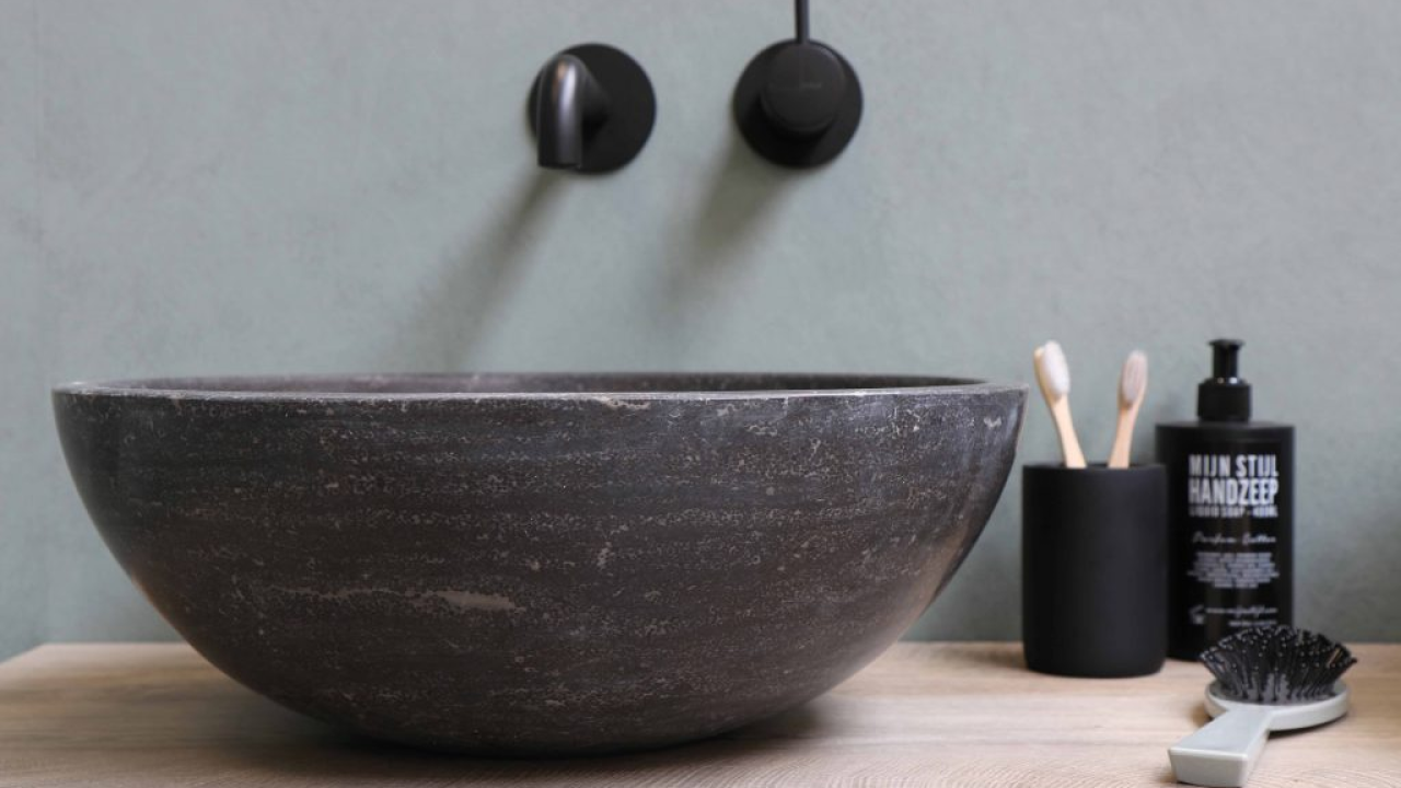 Zašto biste čašu za četkice za zube trebali redovito prati?