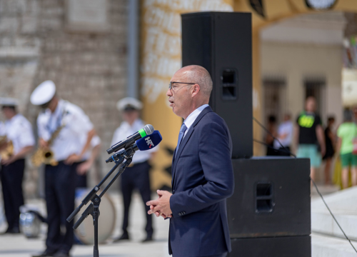 Fotografija 8 - Svečano obilježena 30. obljetnica osnutka 113. brigade: 'Mi smo stvarali tebe i ti nas, do kraja života ostaješ u našim srcima'