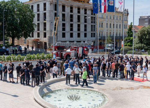 Fotografija 19 - Svečano obilježena 30. obljetnica osnutka 113. brigade: 'Mi smo stvarali tebe i ti nas, do kraja života ostaješ u našim srcima'