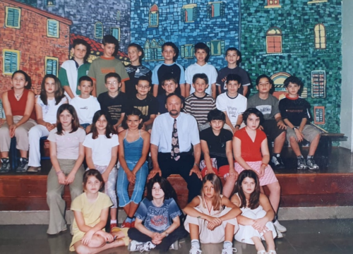 Šibenski učitelj već 15 godina zove bivše učenike da im čestita rođendane, danas su mu odlučili uzvratiti