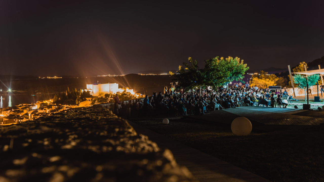 Počinju filmske večeri na Baroneu: Večeras nagrađivani dokumentarac White Riot