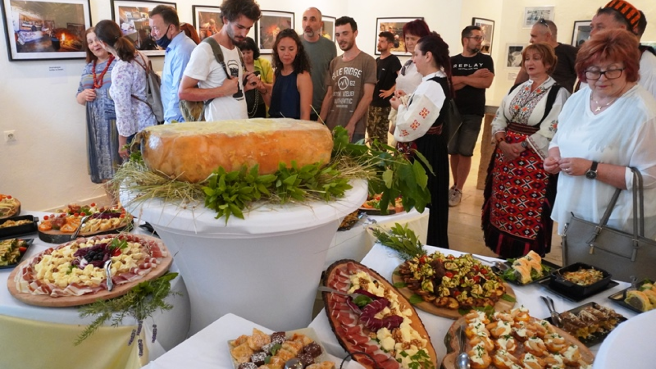 Jeste li znali da je sir iz mišine primjenjiv u kulinarstvu i da može zamijeniti poznati parmezan?