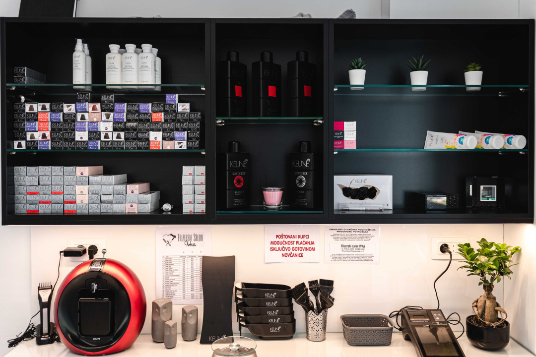 Frizerski salon Ivka vas časti povodom prvog rođendana!