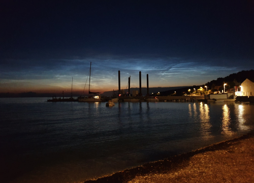 Jeste li i vi uočili svjetleće oblake? Ta rijetka pojava mogla se vidjeti sinoć na nebu iznad Hrvatske