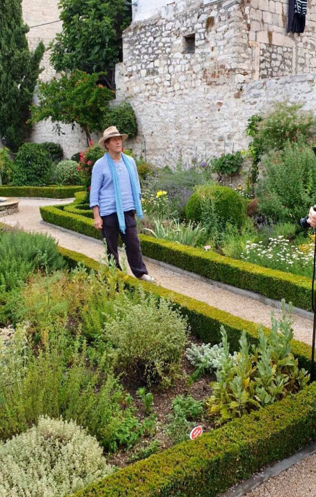 Slavni britanski vrtlar Monty Don snimio emisiju o Samostanskom srednjovjekovnom vrtu sv. Lovre u Šibeniku