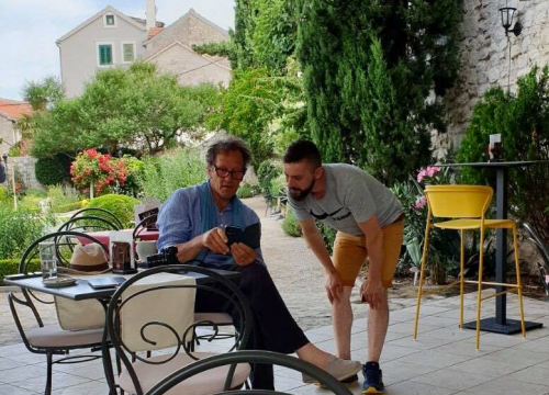 Fotografija 3 - Slavni britanski vrtlar Monty Don snimio emisiju o Samostanskom srednjovjekovnom vrtu sv. Lovre u Šibeniku