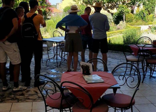 Fotografija 6 - Slavni britanski vrtlar Monty Don snimio emisiju o Samostanskom srednjovjekovnom vrtu sv. Lovre u Šibeniku