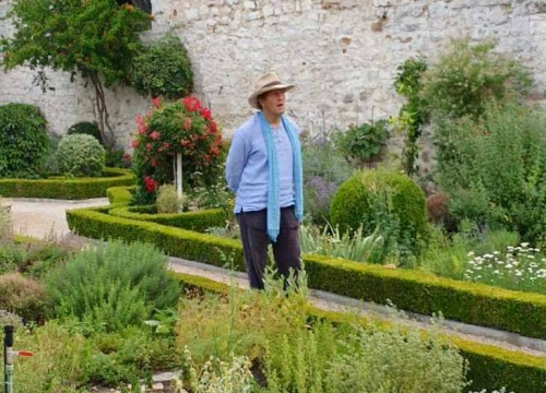 Fotografija 9 - Slavni britanski vrtlar Monty Don snimio emisiju o Samostanskom srednjovjekovnom vrtu sv. Lovre u Šibeniku