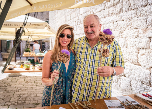 Fotografija 11 - Mala loža u novom ruhu: Provjerite ponudu lokalnih OPG-ova na Zelenoj tržnici!