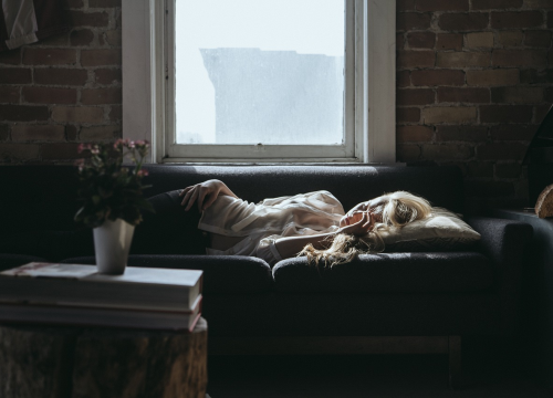 Strah od spavanja: Uzrok, simptomi i kako se liječi ovaj neugodan problem?