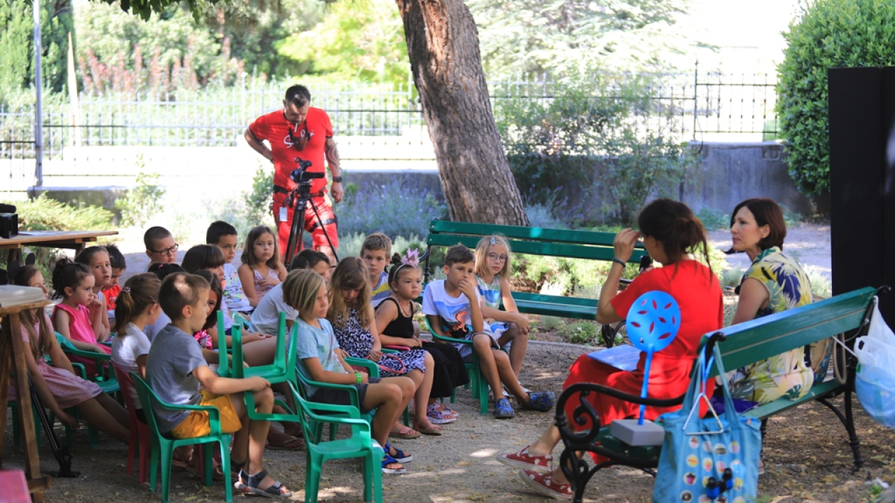Pogledajte kako je jučer bilo na festivalu i provjerite današnji program po šibenskim trgovima i ulicama