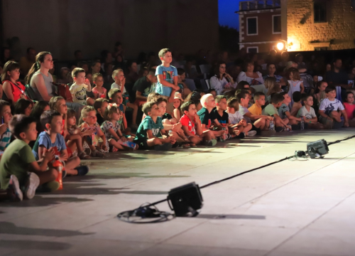 Fotografija 7 - Pogledajte kako je jučer bilo na festivalu i provjerite današnji program po šibenskim trgovima i ulicama