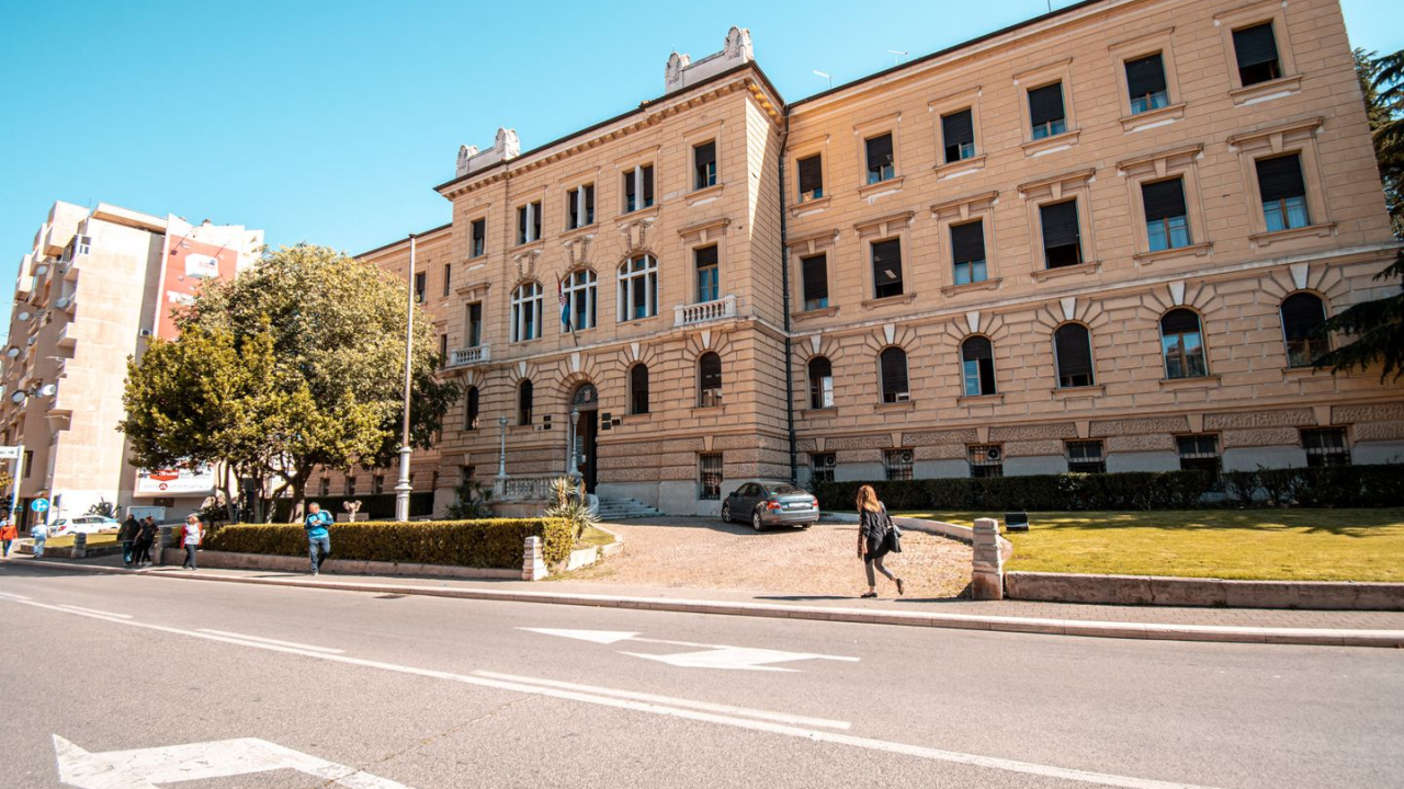 Podignuta optužnica protiv vozača glisera (21): Tijekom vožnje na tubi smrtno stradalo dijete