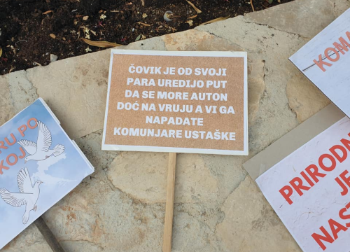 Fotografija 2 - Festival bespravne gradnje na Vruji: 'Tražimo da se ovaj teritorij oslobodi i vrati matičnoj državi!'