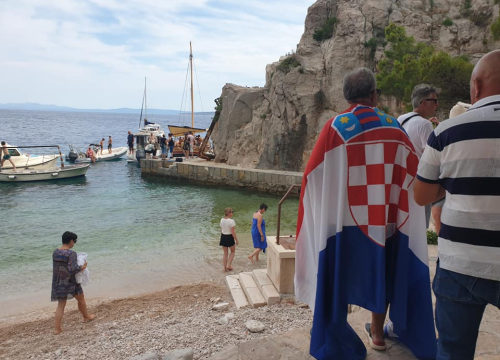 Fotografija 12 - Festival bespravne gradnje na Vruji: 'Tražimo da se ovaj teritorij oslobodi i vrati matičnoj državi!'