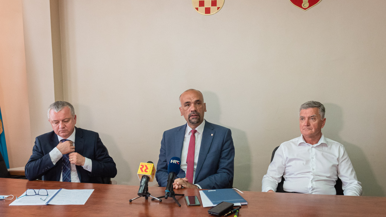 Dvije opcije za zapuštene šibenske vojarne: Županija ih može ili dobiti ili kupiti, ali ima više caka