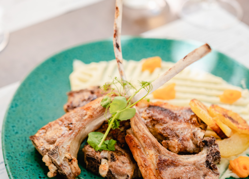 Fotografija 17 - Posjetite Bistro Bava u hladu najstarijeg šibenskog stabla i uživajte u genijalnoj hrani i dvadeset vrsta piva