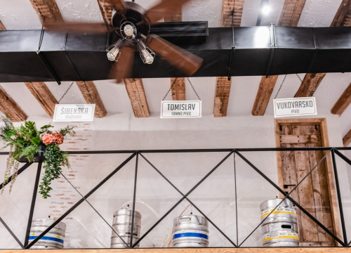 Fotografija 22 - Posjetite Bistro Bava u hladu najstarijeg šibenskog stabla i uživajte u genijalnoj hrani i dvadeset vrsta piva