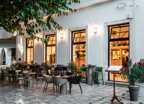 Fotografija 27 - Posjetite Bistro Bava u hladu najstarijeg šibenskog stabla i uživajte u genijalnoj hrani i dvadeset vrsta piva