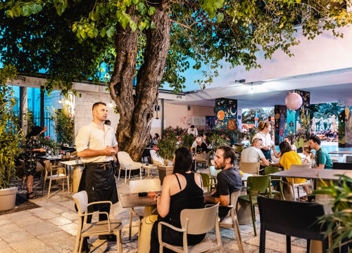 Fotografija 30 - Posjetite Bistro Bava u hladu najstarijeg šibenskog stabla i uživajte u genijalnoj hrani i dvadeset vrsta piva