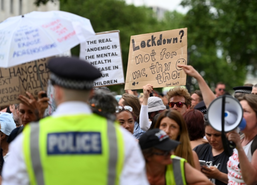 Broj zaraza od početka lipnja u Engleskoj učetverostručen, a Johnson najavljuje potpuno otvaranje