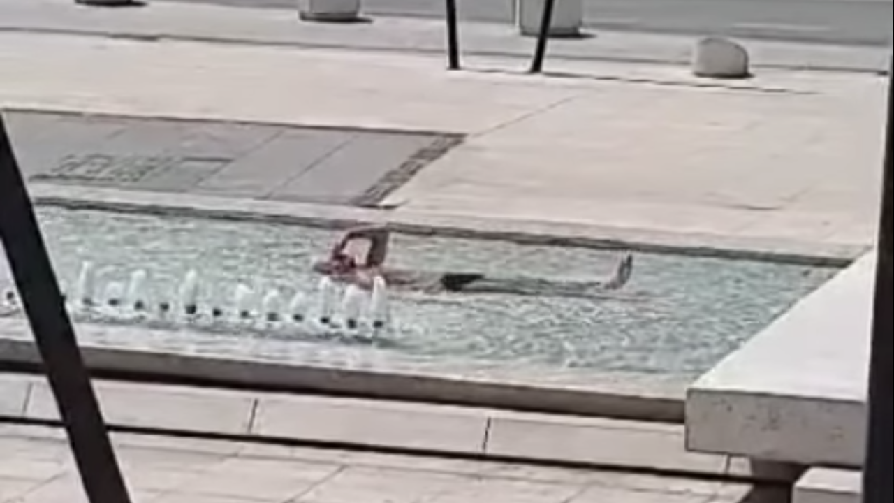 U Kninu na '+45' pomaže samo kupanje u fontani - začepljenog nosa!