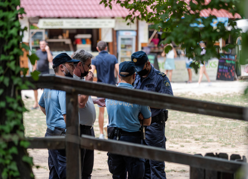 Fotografija 10 - Kupanje Lozovčana na Skradinskom buku: 'Tu je bilo smijeha, ljubavi pa i začeća, molimo ministra da nam to opet dozvoli'