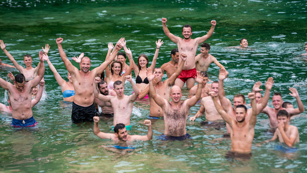 Kupanje Lozovčana na Skradinskom buku: 'Tu je bilo smijeha, ljubavi pa i začeća, molimo ministra da nam to opet dozvoli'