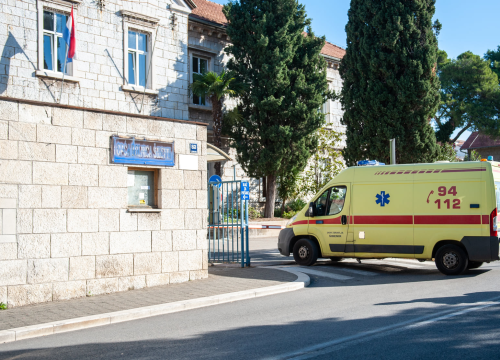 U Hrvatskoj prošli tjedan 579 ljudi završilo u bolnici zbog korone, 94% ih nije bilo cijepljeno