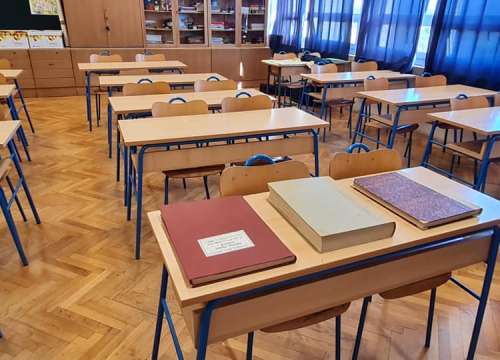 Fotografija 12 - Ivana Guberina s mladom ekipom snima film o Draženu: Danas su pregledali školske ocjene šibenskog virtuoza