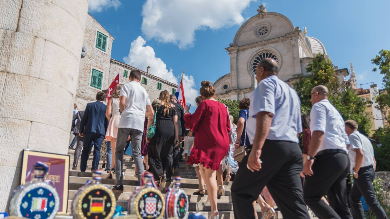 Božinović najavljuje nove mjere za Jadran: Opet ograničenja za svadbe i skupove