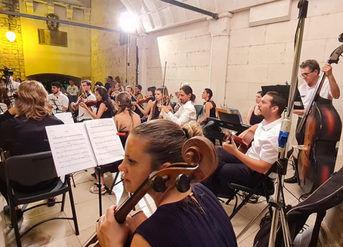 Fotografija 15 - Na skalinama kod Muzeja slušao se Arsen: Gradski komorni orkestar svirao mu je za rođendan