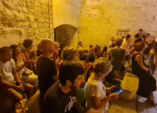 Fotografija 17 - Na skalinama kod Muzeja slušao se Arsen: Gradski komorni orkestar svirao mu je za rođendan