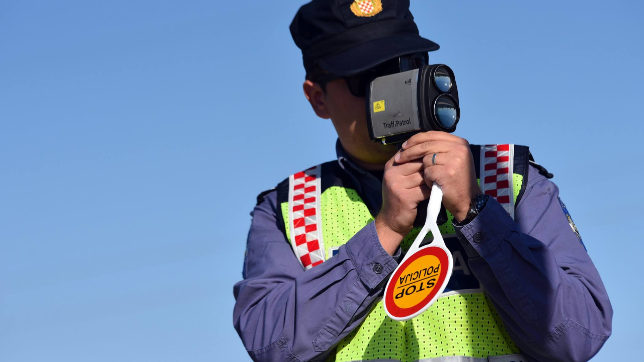 Analiza prometa u županiji: Češki turist u BMW-u jurio 210 km na sat, platio 5000 kuna globe