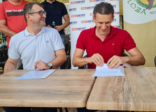 Fotografija 2 - Vjenčanje Mosta i Loze u hotelu Jadran: 'Ovaj čin spajanja je produljenje svih naših odnosa'