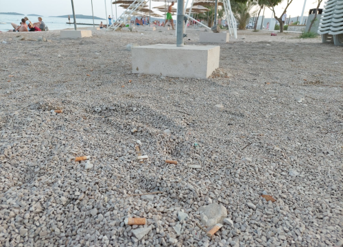 Bez pretjerivanja, Rezalište izgleda odvratno. Kako itko može raširiti šugaman po ovome?