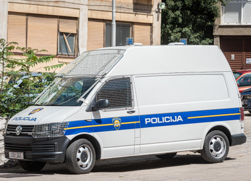 Mladi poštar karticu s PIN-om zadržao za sebe, a potpis primatelja krivotvorio: Šibenska policija diže prijavu