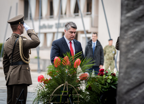 Fotografija 4 - Obilježavanje 26. obljetnice VRO Oluja: Pogledajte kako je jutros bilo u Kninu