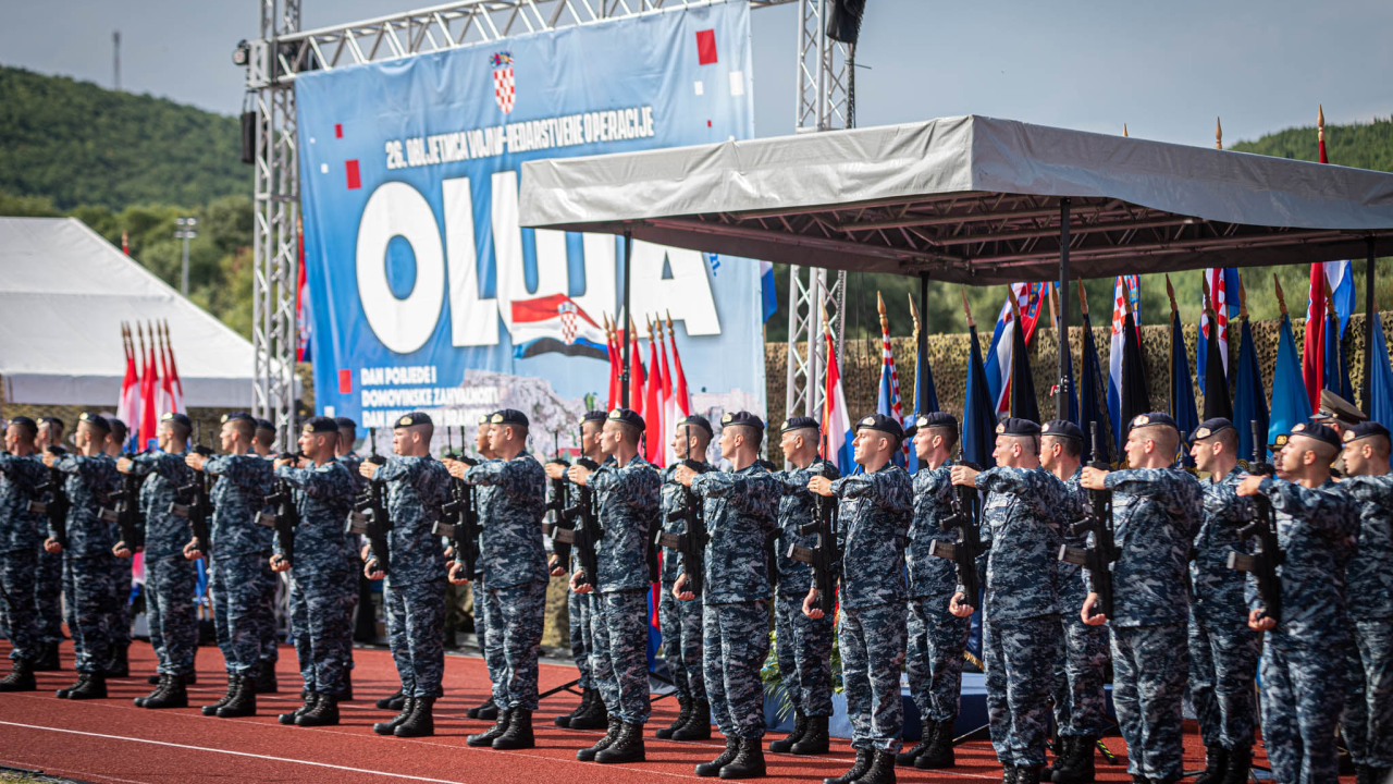 Obilježavanje 26. obljetnice VRO Oluja: Pogledajte kako je jutros bilo u Kninu
