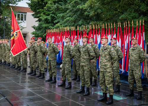 Fotografija 9 - Obilježavanje 26. obljetnice VRO Oluja: Pogledajte kako je jutros bilo u Kninu