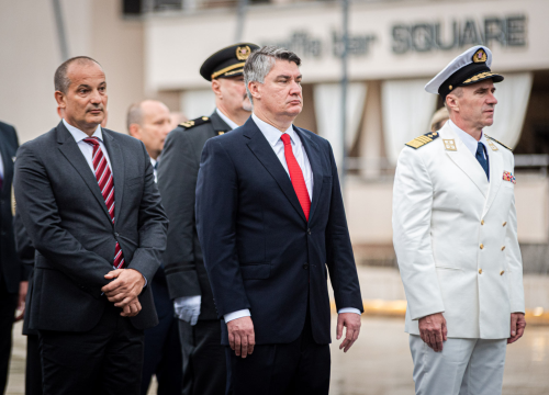 Fotografija 12 - Obilježavanje 26. obljetnice VRO Oluja: Pogledajte kako je jutros bilo u Kninu