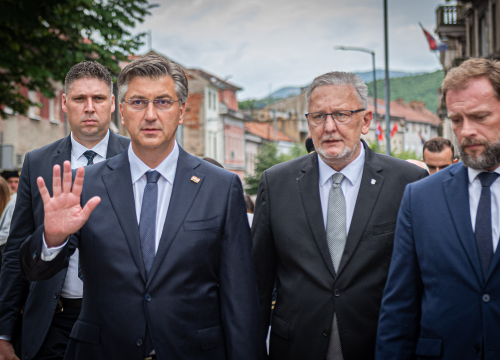 Fotografija 14 - Obilježavanje 26. obljetnice VRO Oluja: Pogledajte kako je jutros bilo u Kninu