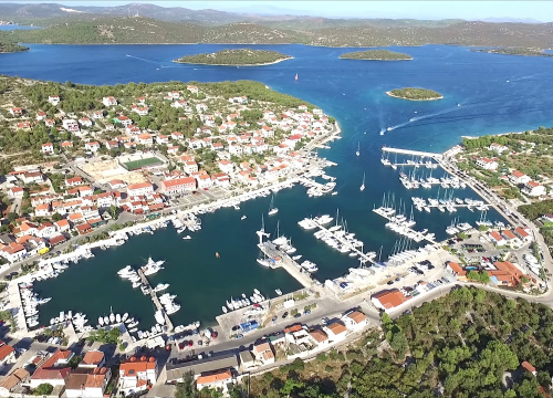 Turist poznatu konobu u Jezerima na Murteru ocijenio jedinicom, a nije ni ušao u nju